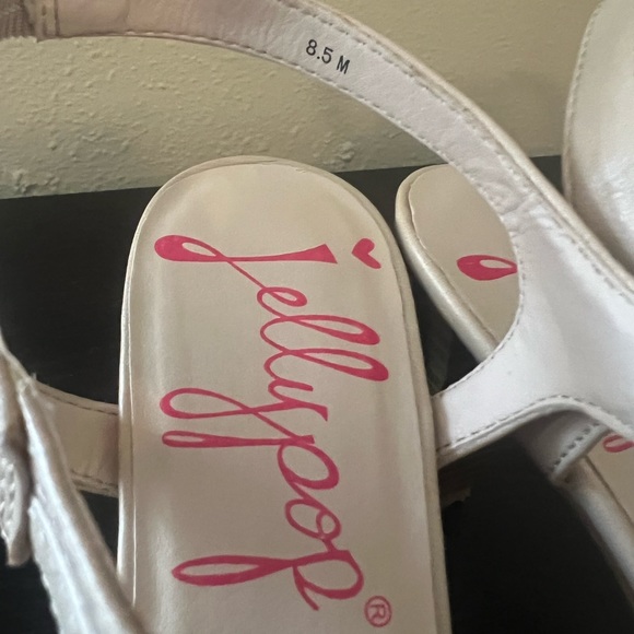 Ladies Tan Strappy heeled Sandals size 8.5 - Picture 4 of 16